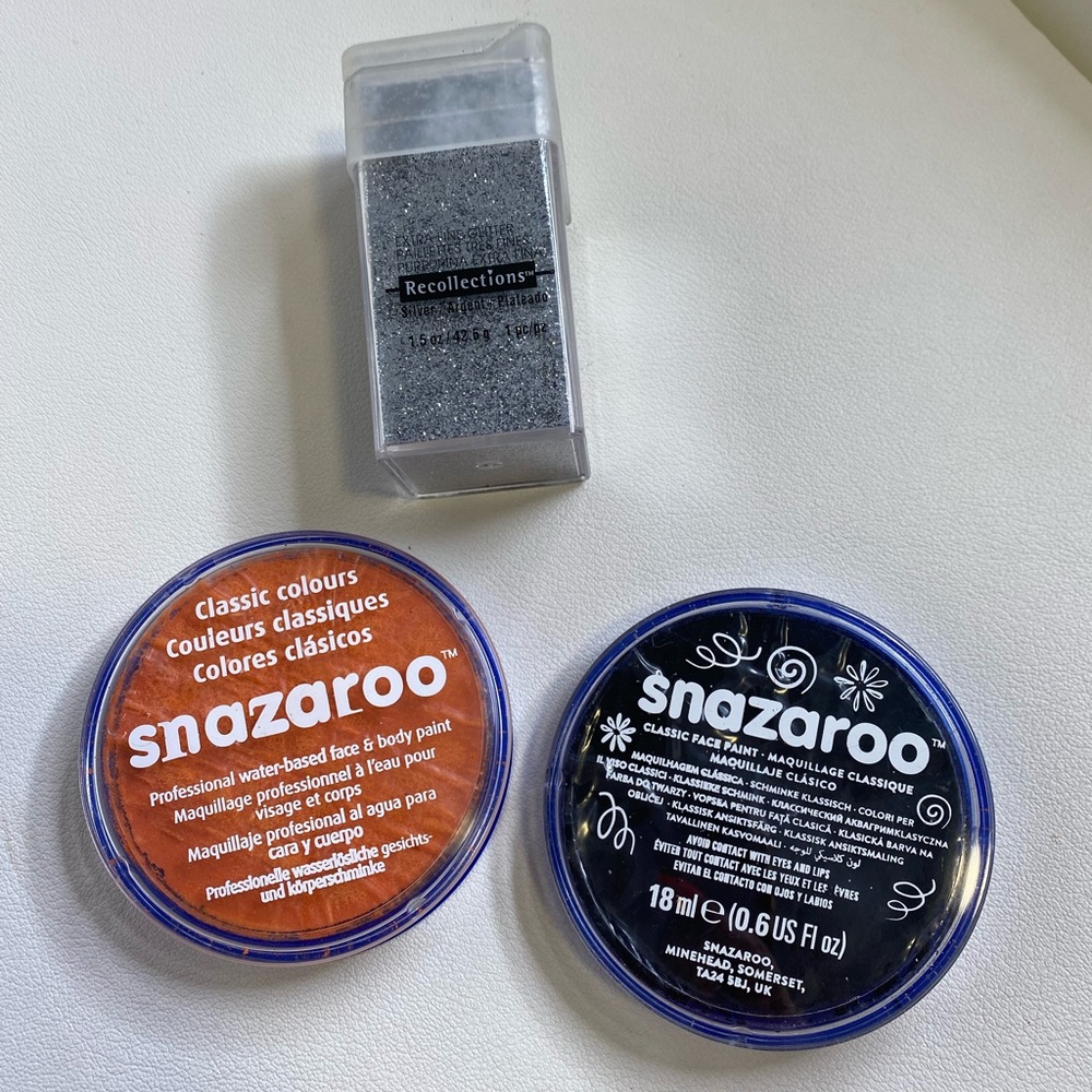 FACE PAINT & GLITTER BLACK AND ORANGE SILVER MICHAELS NWT